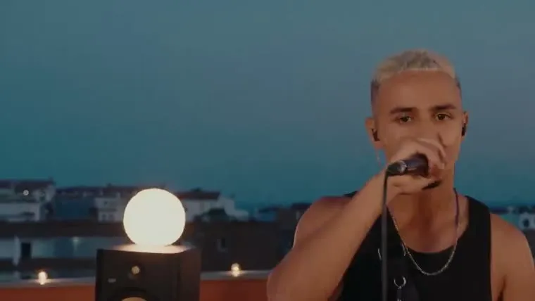 Zendaya — Videoclip para Awz ft. 2000MARKS